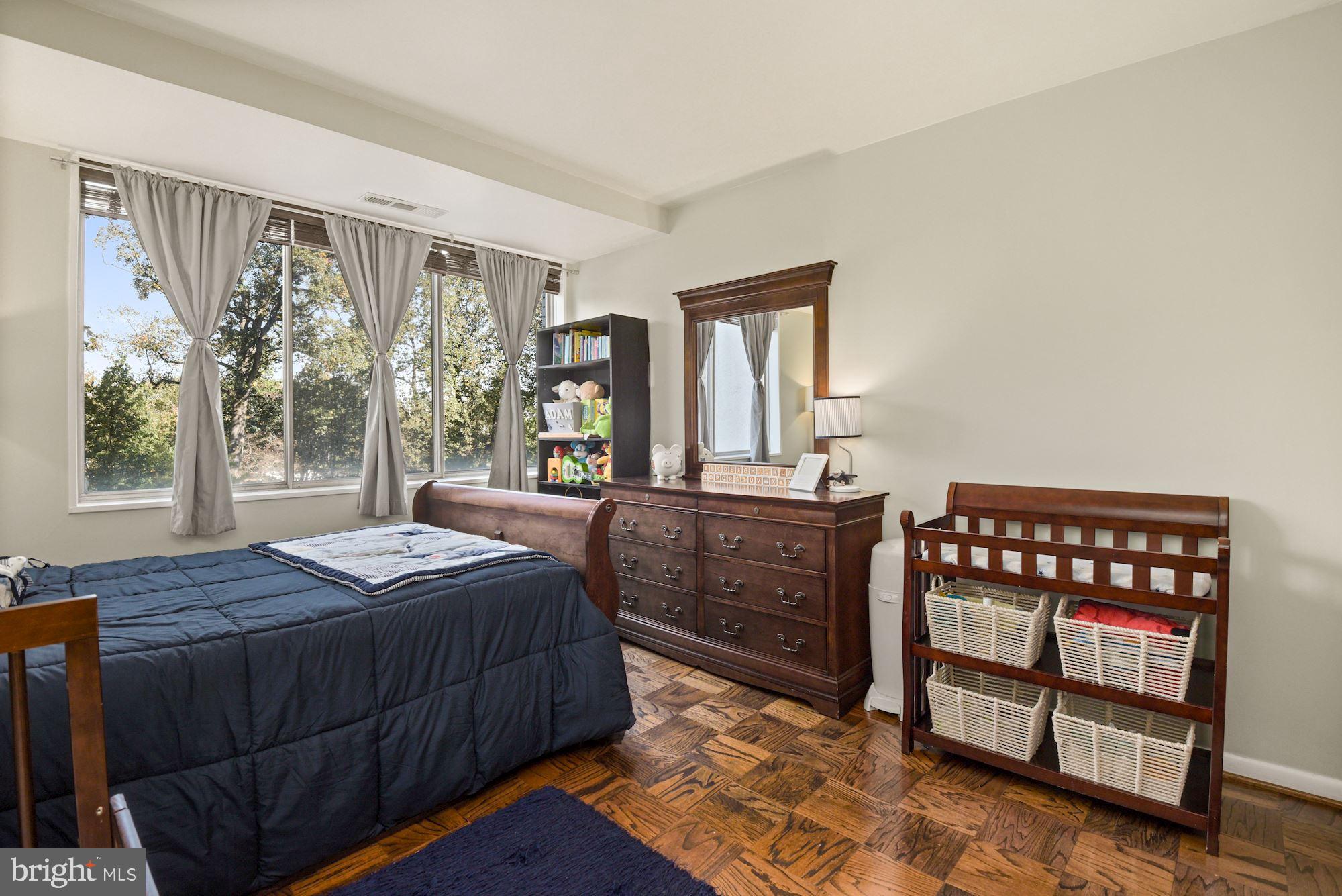 WHITEHALL - Residential