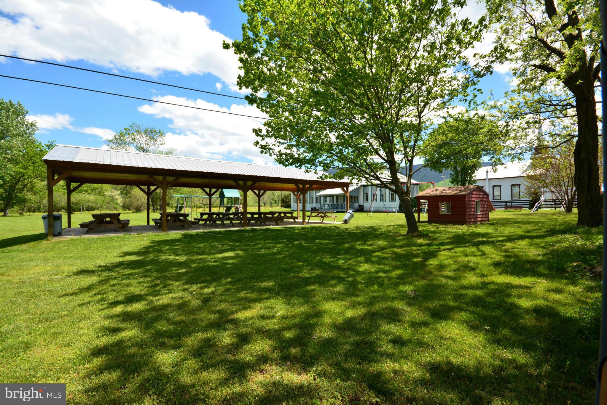 HOLIDAY PLANTATION - Land