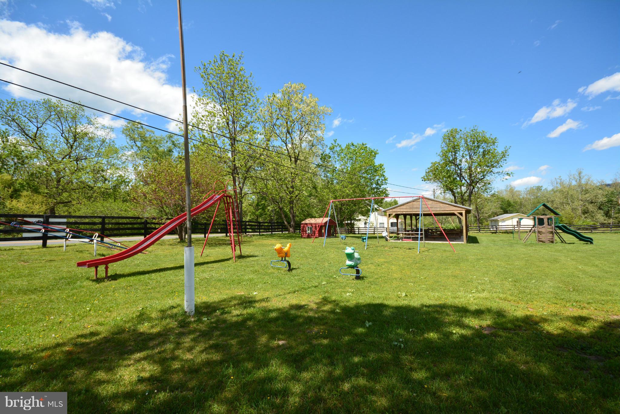 HOLIDAY PLANTATION - Land