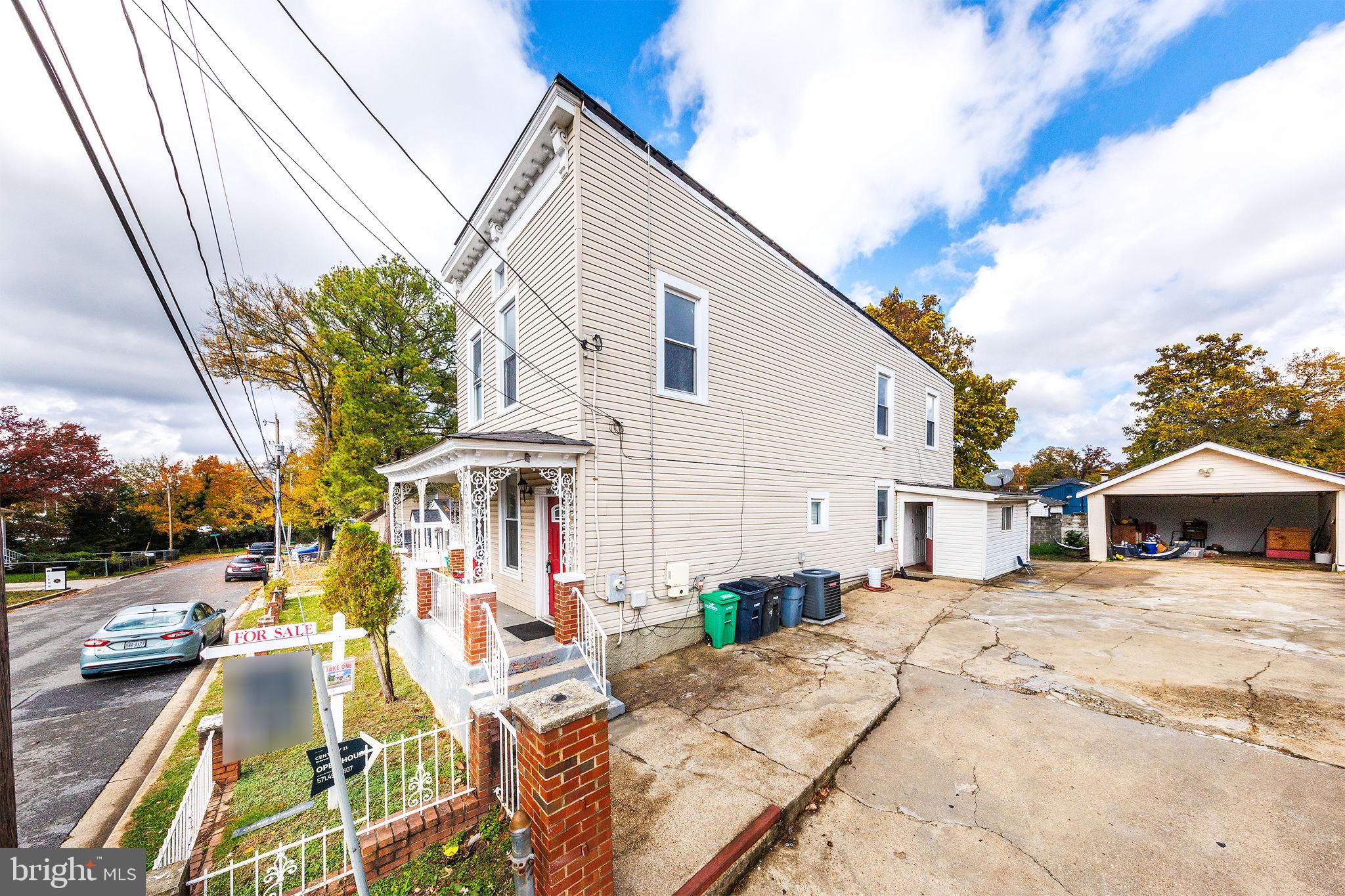 WHITE HOUSE HEIGHTS - Residential