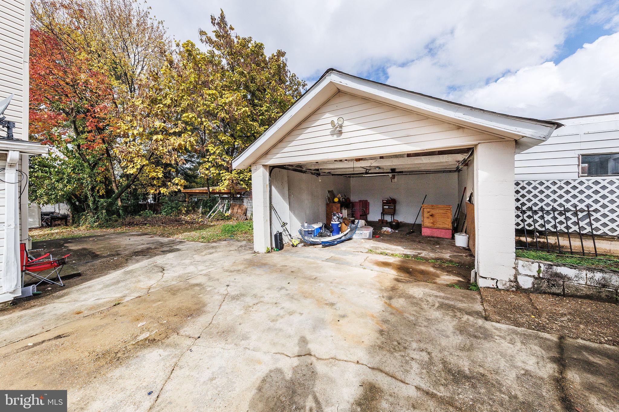 WHITE HOUSE HEIGHTS - Residential