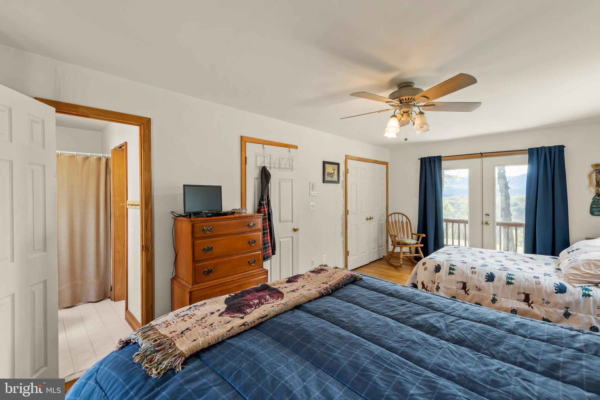 EAGLE BAY PROPERTIES - Residential