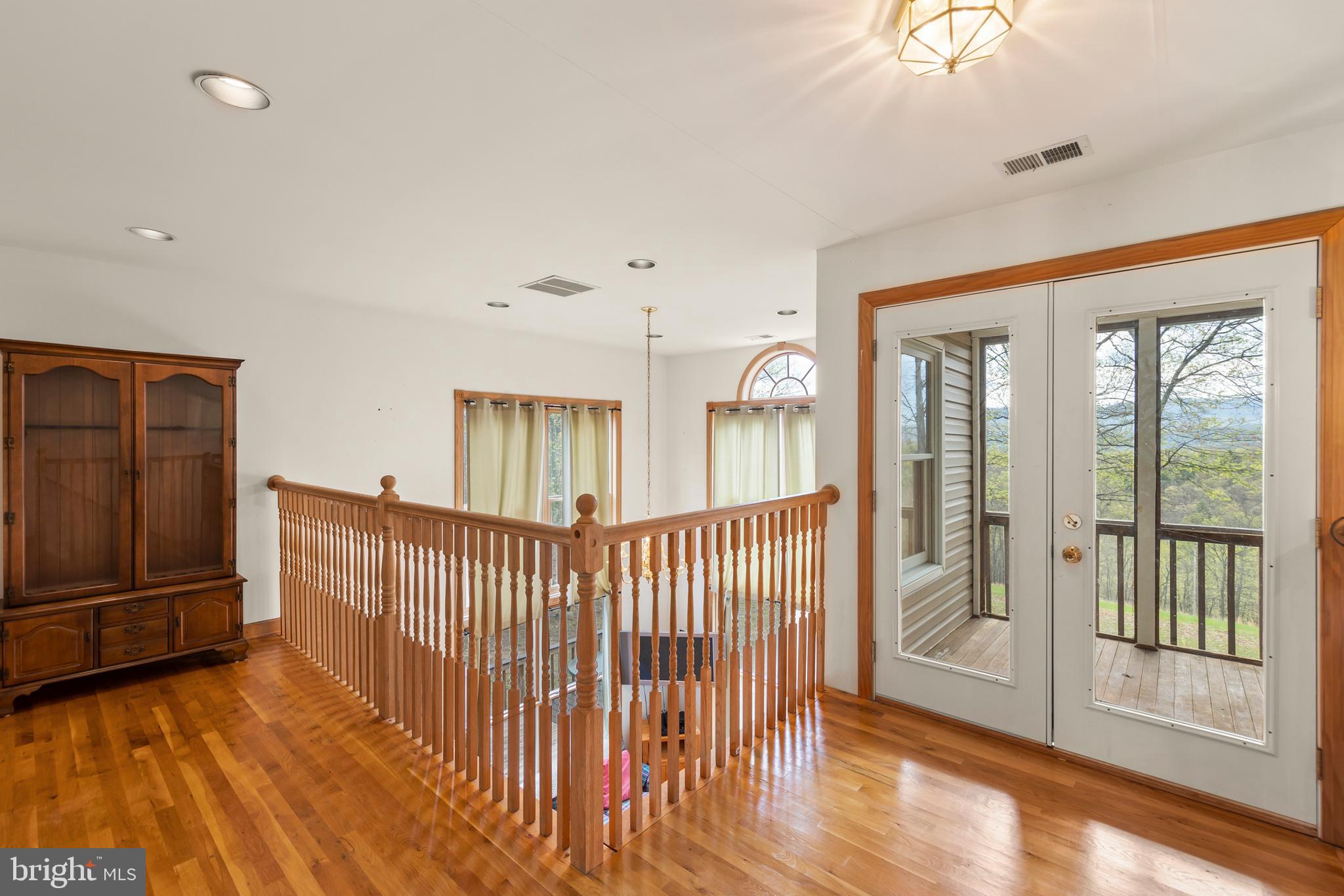 EAGLE BAY PROPERTIES - Residential