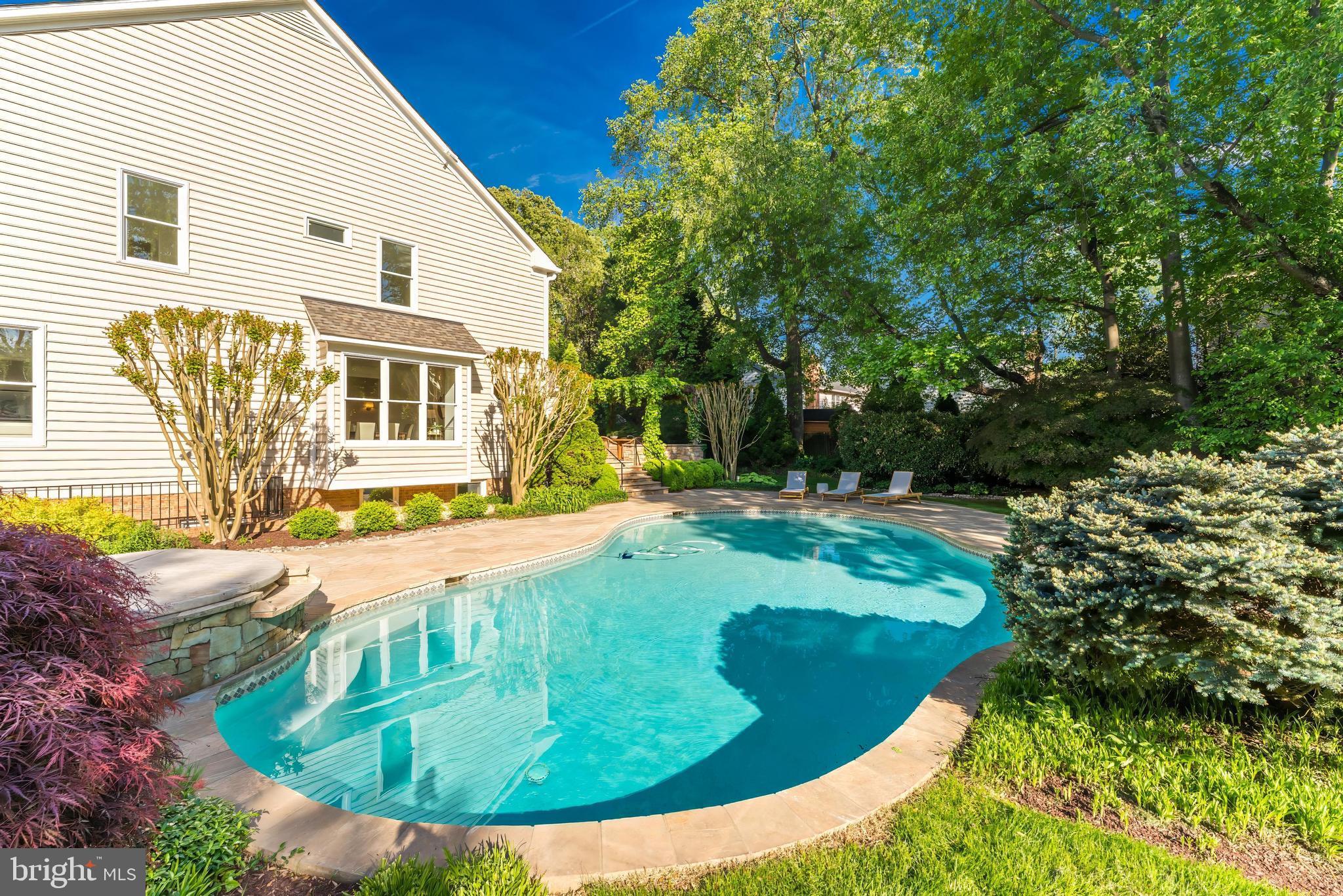 6915 SAINT ALBANS ROAD