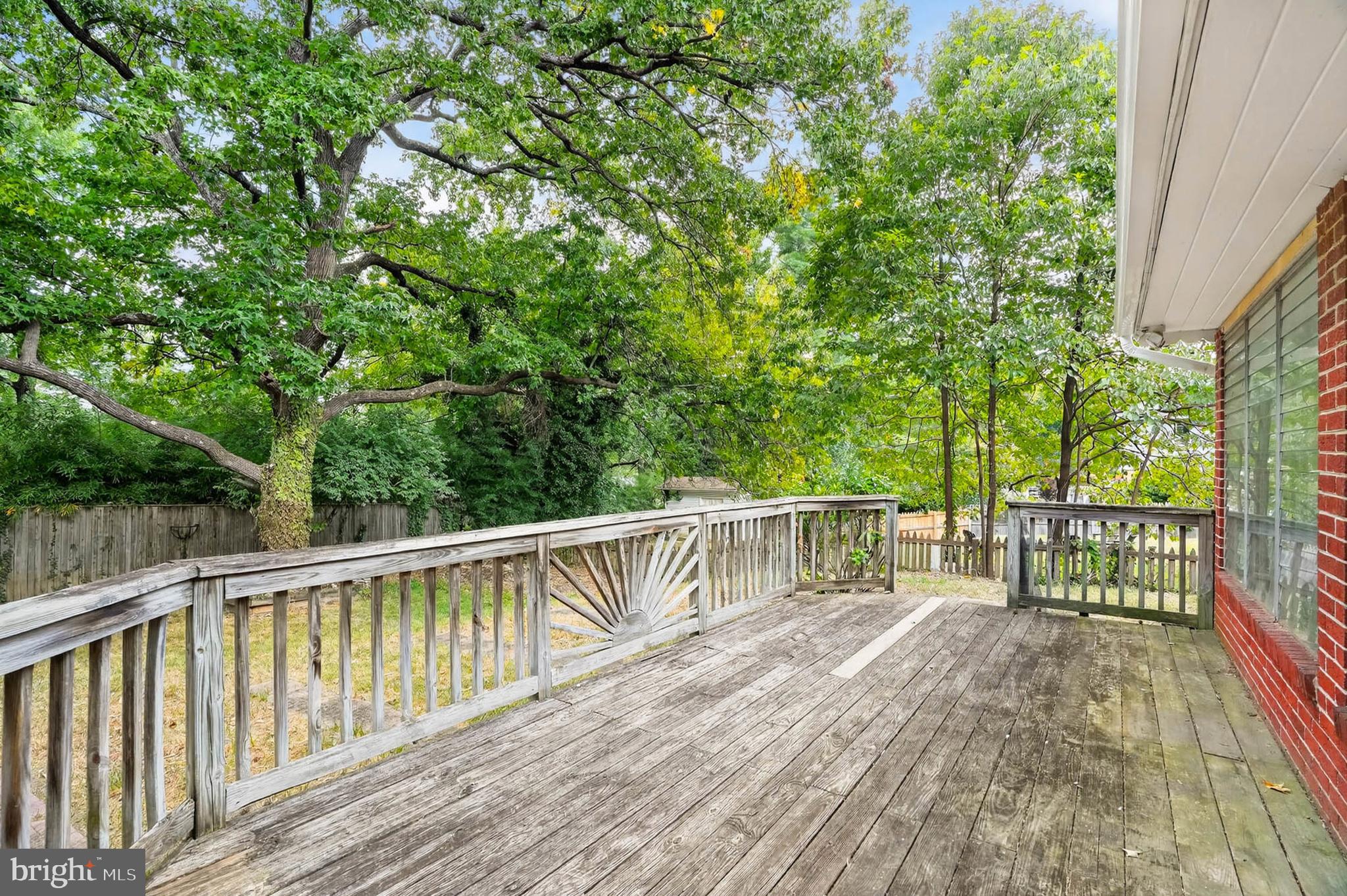 UNIVERSITY HILLS - Residential Lease