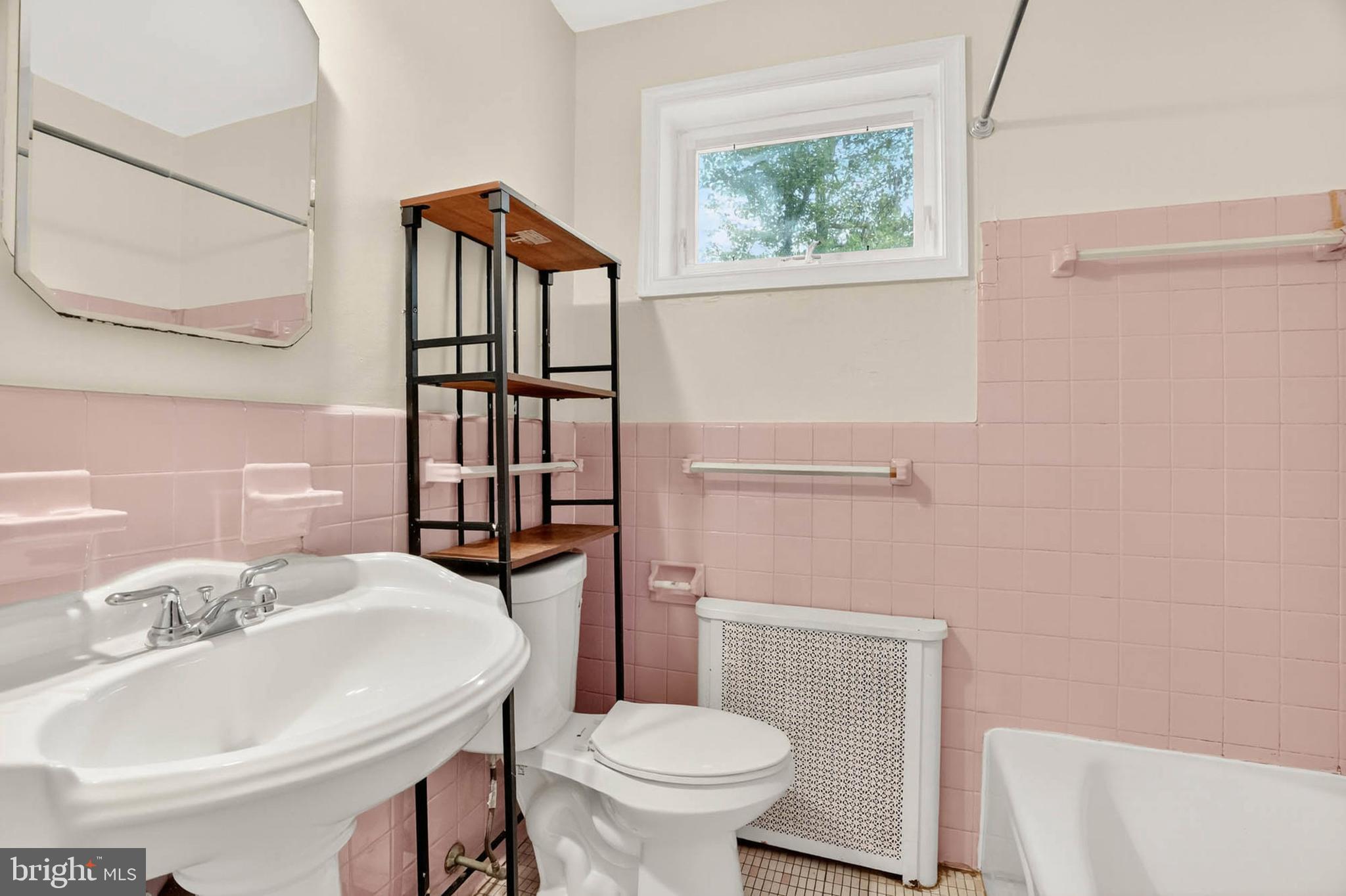 UNIVERSITY HILLS - Residential Lease