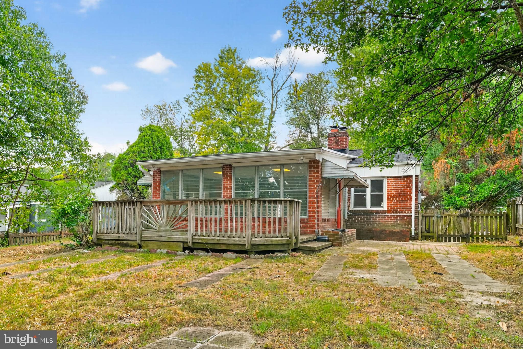 UNIVERSITY HILLS - Residential Lease