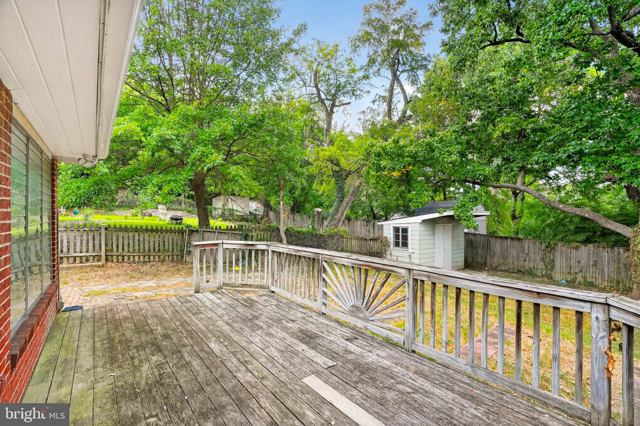 UNIVERSITY HILLS - Residential Lease