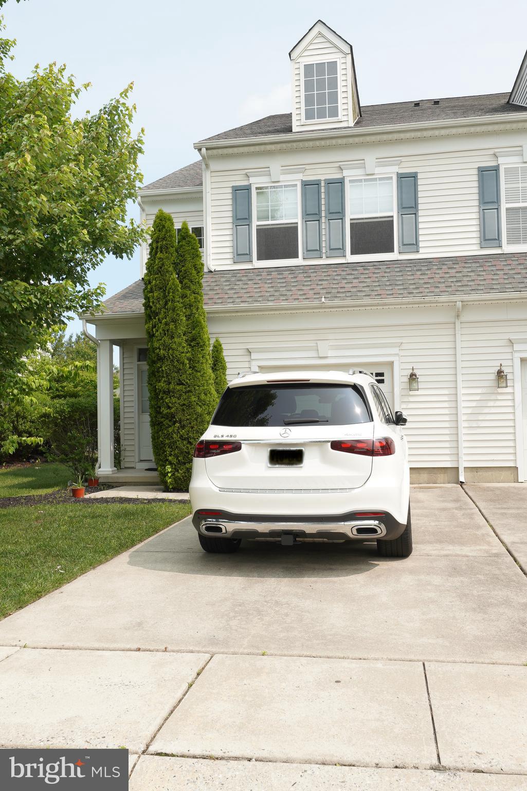 124 MEADOW CIRCLE