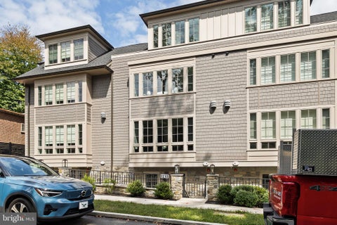 Townhouse For Sale - 8215 Shawnee Street<br/> Philadelphia County, PHILADELPHIA, PA 19118