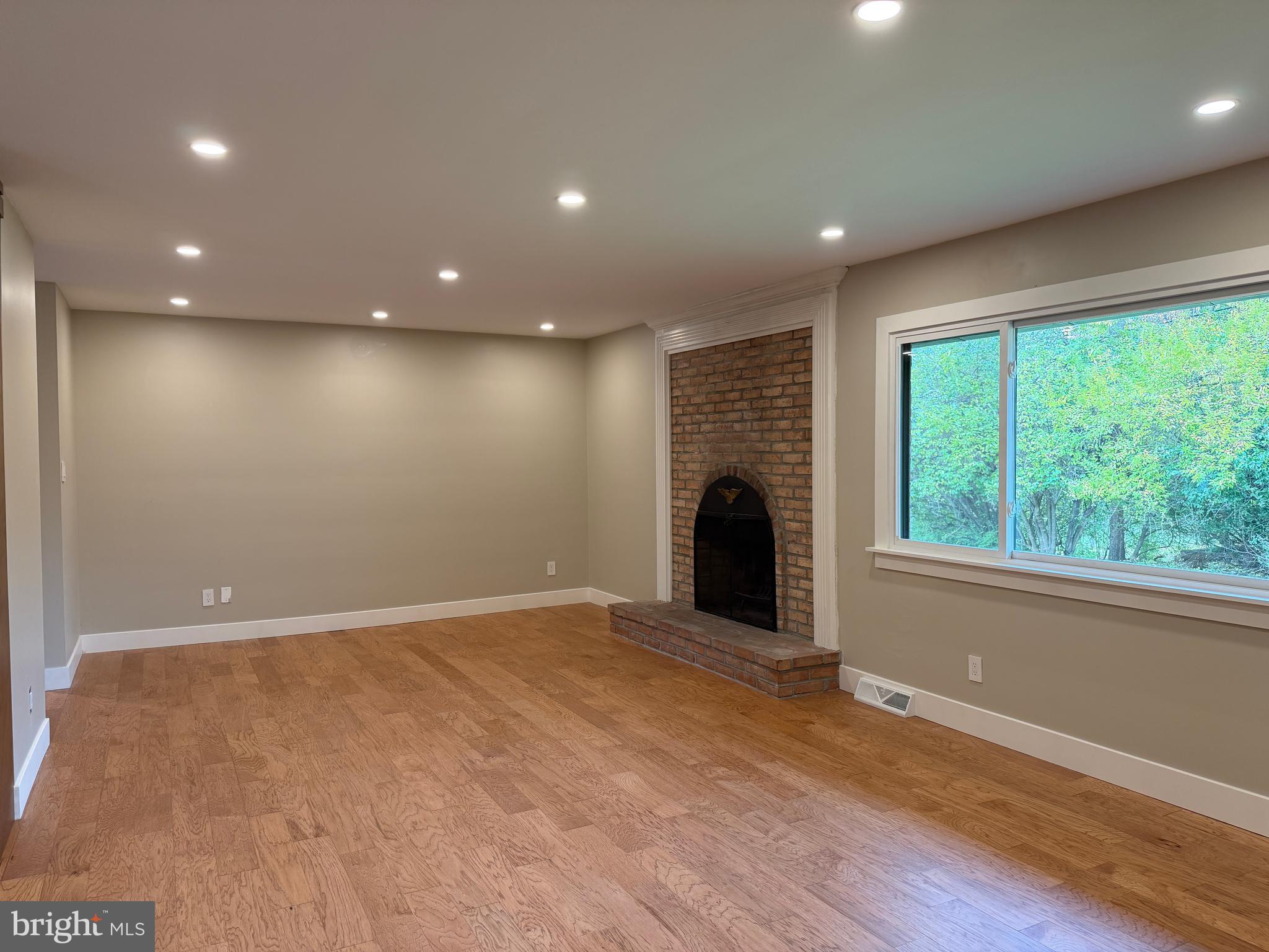 WHITFIELD - Residential