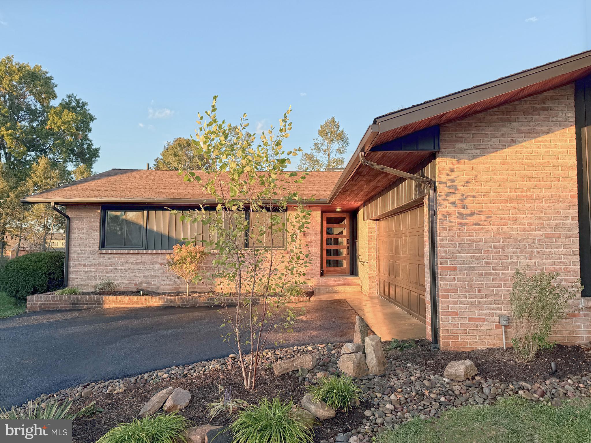 1603 DOGWOOD DRIVE