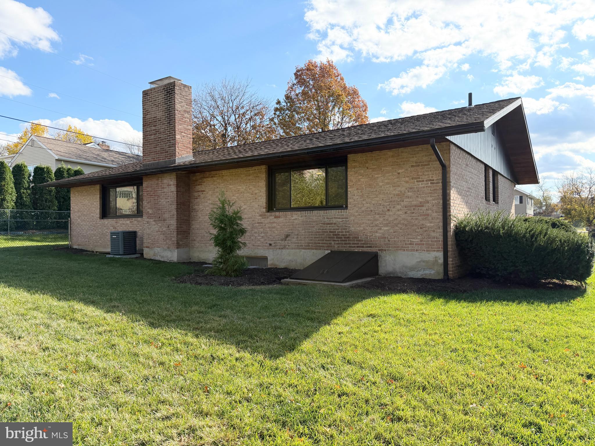 WHITFIELD - Residential