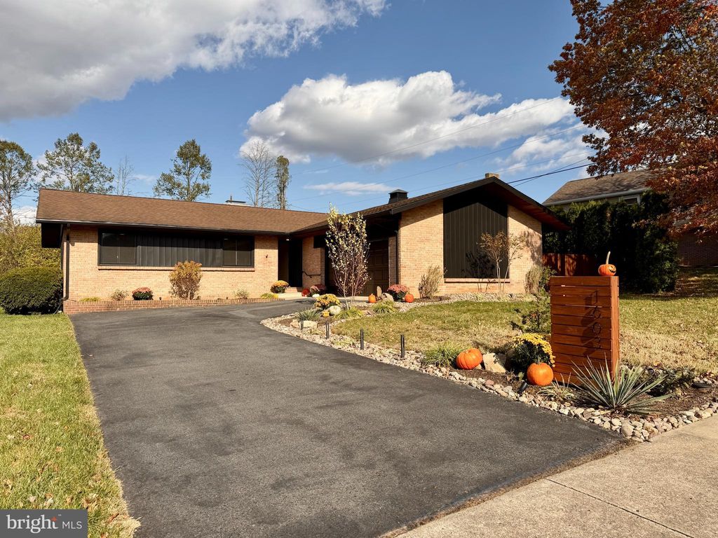 Photo of 1603 Dogwood Drive, READING, PA 19609 (MLS # PABK2061022)