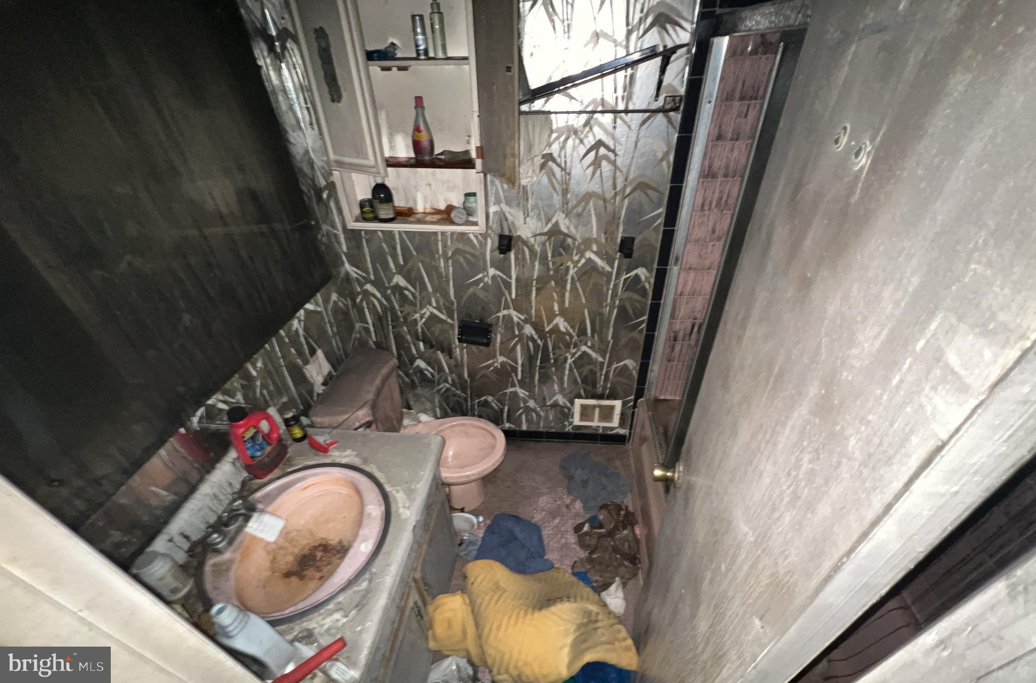 GREENWOOD KNOLLS - Residential