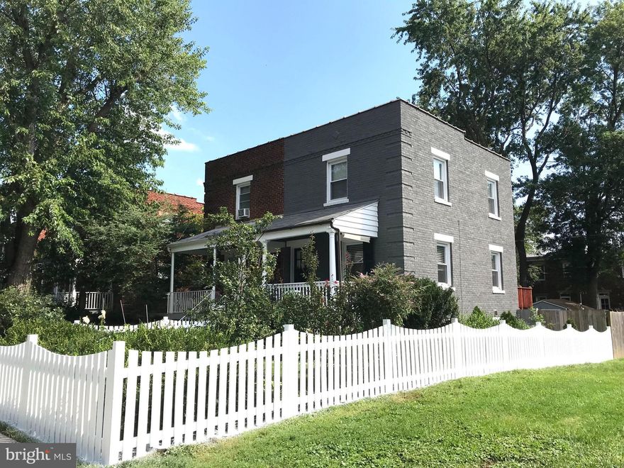 Charming 2 BR/2 BA three-story townhome in the heart of Alexandria! Lots of natural light. Hardwood floors, Updated open kit-white shaker cabs, granite & stainless-steel appliances. Updated baths. Fully finished basement w/ storage/laundry. Large rear patio great place for relaxing, garden. Shed storage. Just a few minutes to King Street and Braddock Road Metro (Blue/Yellow lines) Close to shops, restaurants, National Harbor, Tanger Outlets, and MGM, Route 1 and I-495 and easy commute to DC, and Arlington. Pets case by case. More photos coming soon. 24hr notice for showings.