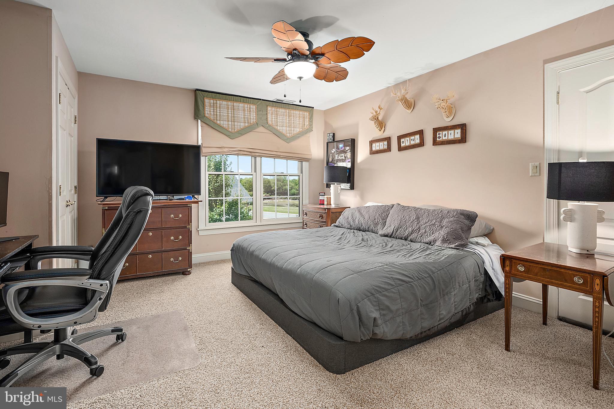 LIGHTHOUSE SOUND - Residential