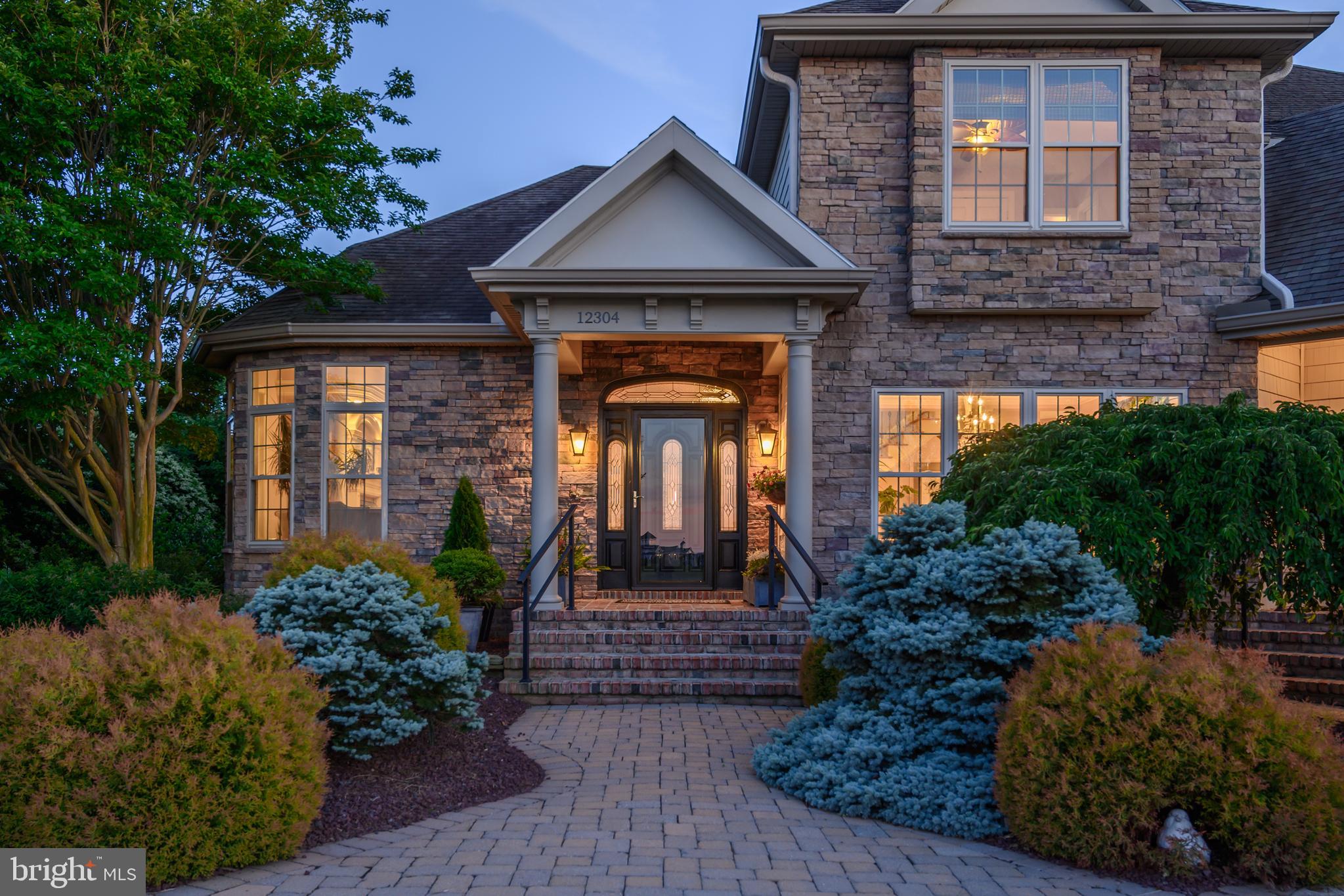 LIGHTHOUSE SOUND - Residential