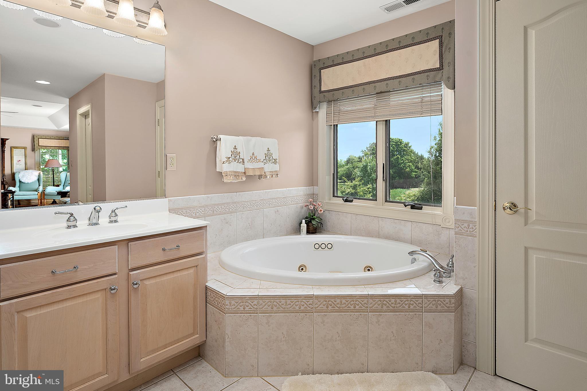 LIGHTHOUSE SOUND - Residential