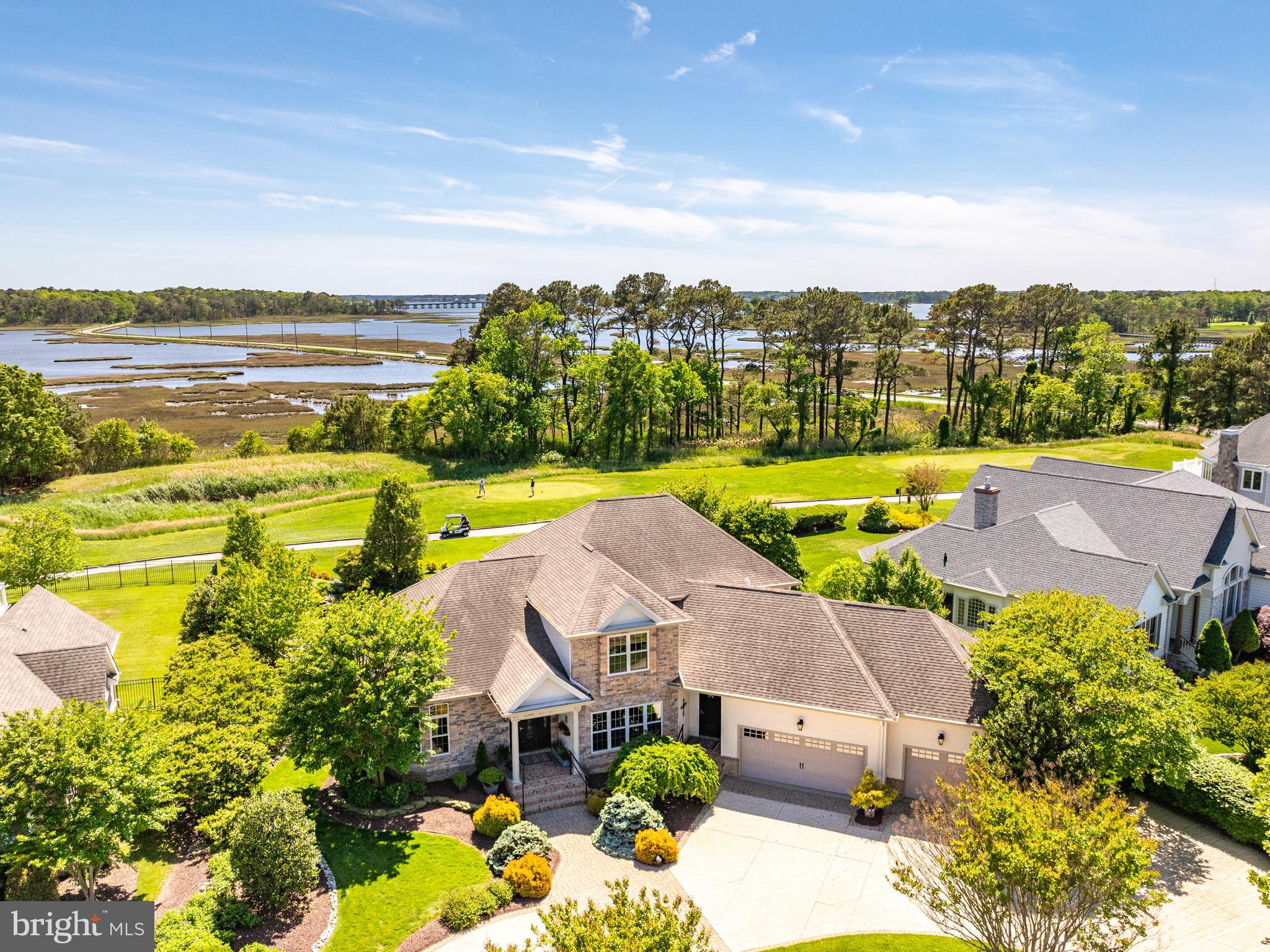 LIGHTHOUSE SOUND - Residential