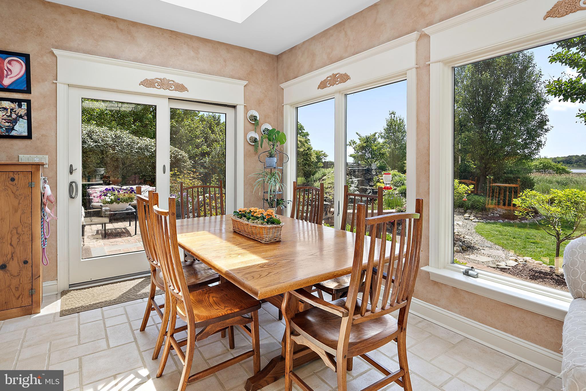 LIGHTHOUSE SOUND - Residential