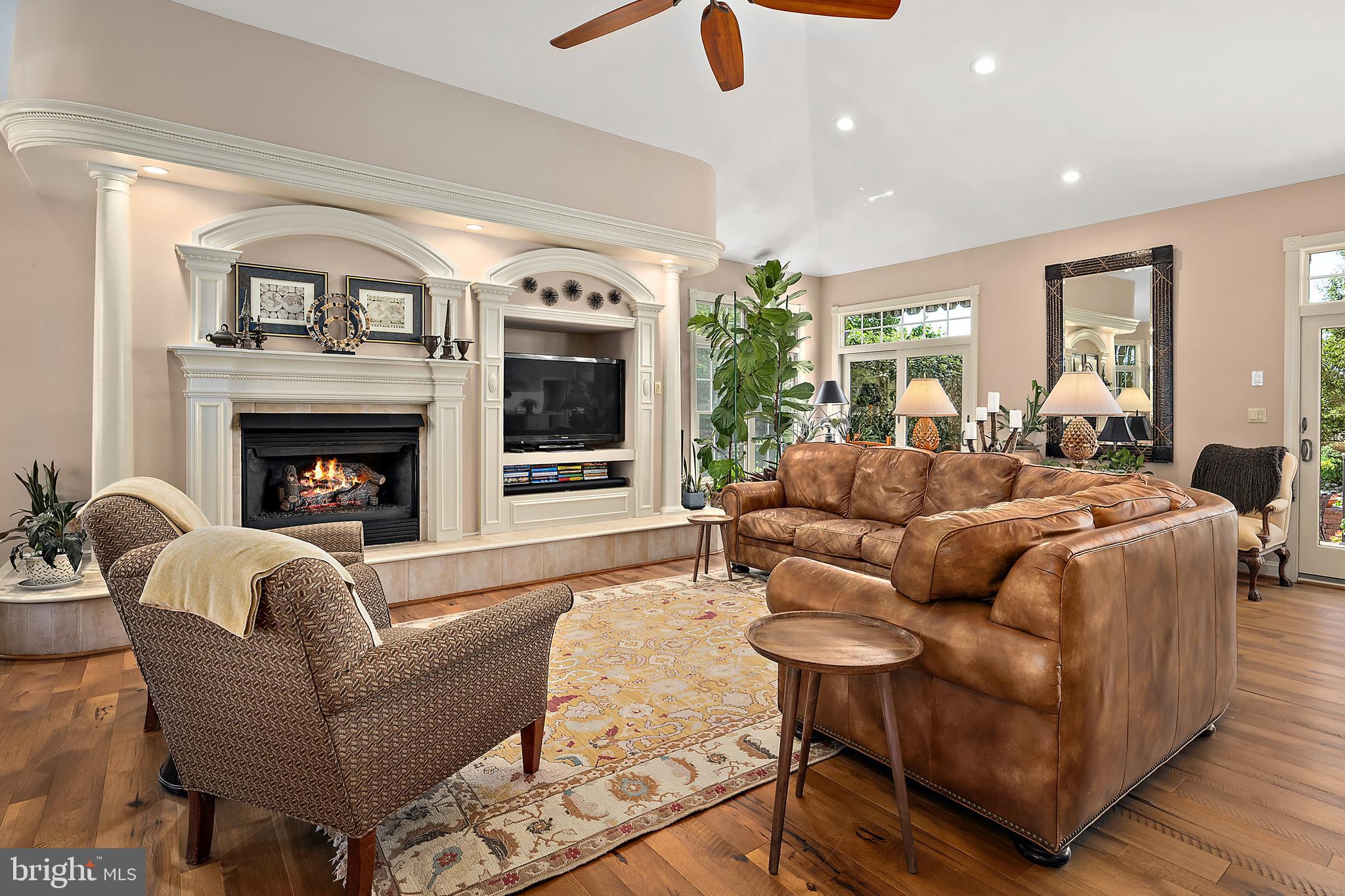 LIGHTHOUSE SOUND - Residential