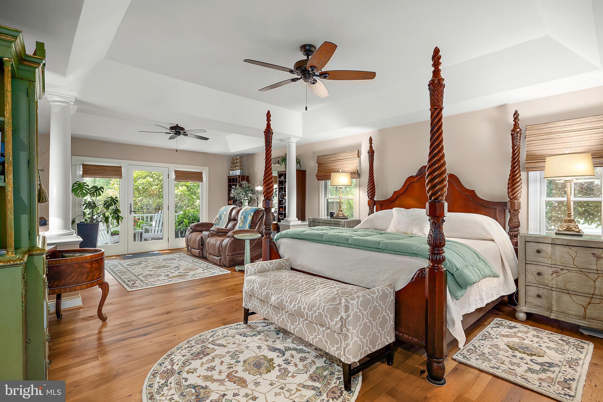 LIGHTHOUSE SOUND - Residential