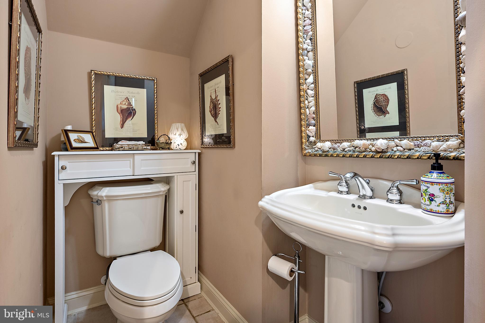 LIGHTHOUSE SOUND - Residential