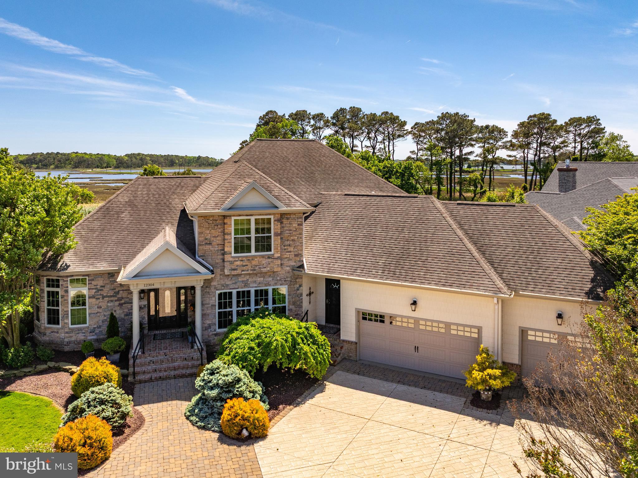 LIGHTHOUSE SOUND - Residential