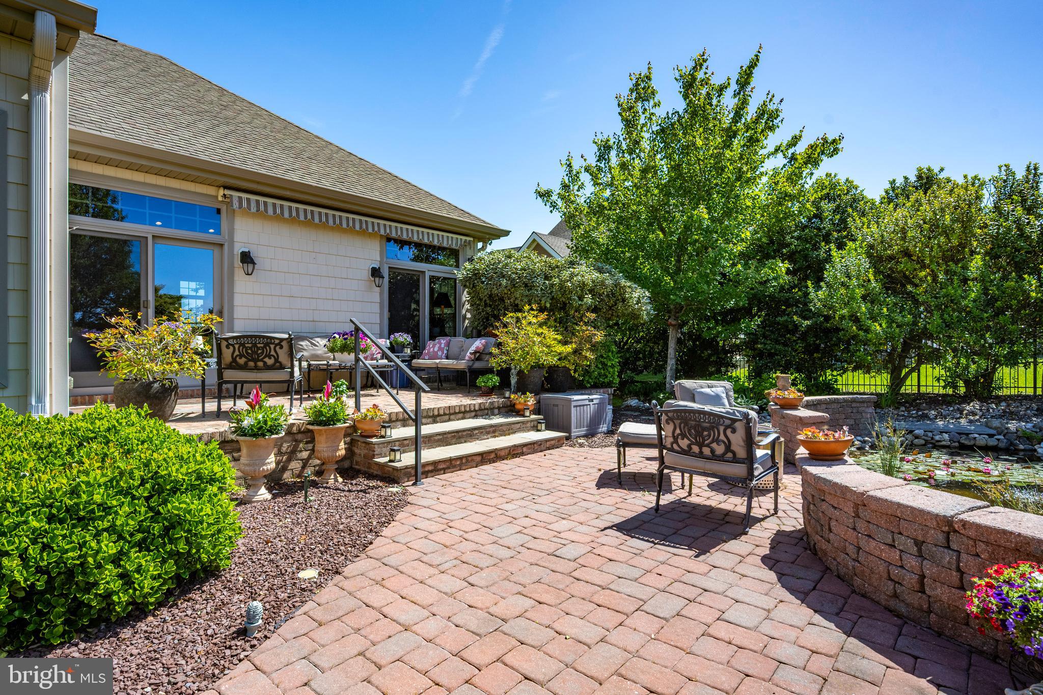 LIGHTHOUSE SOUND - Residential