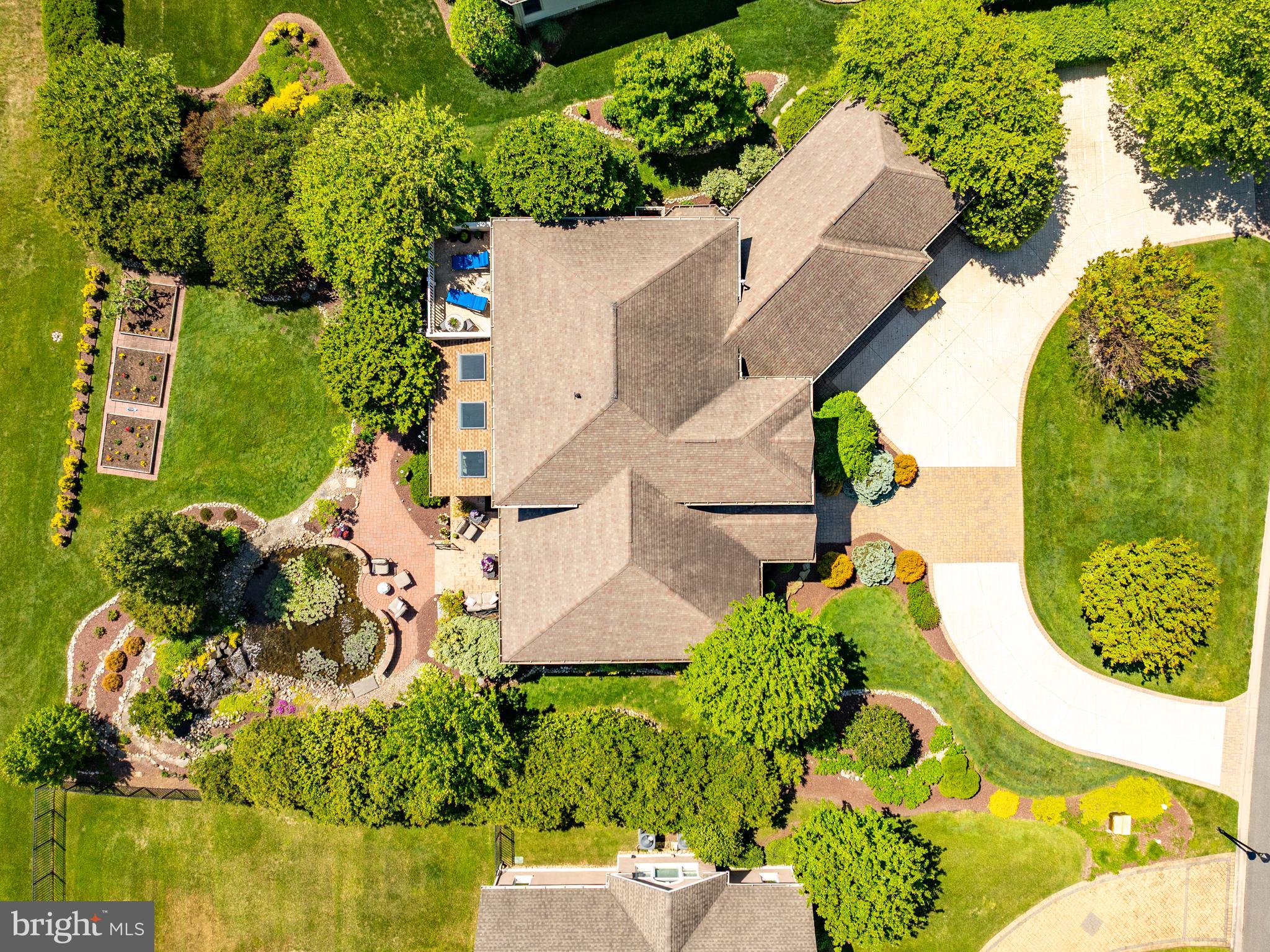 LIGHTHOUSE SOUND - Residential