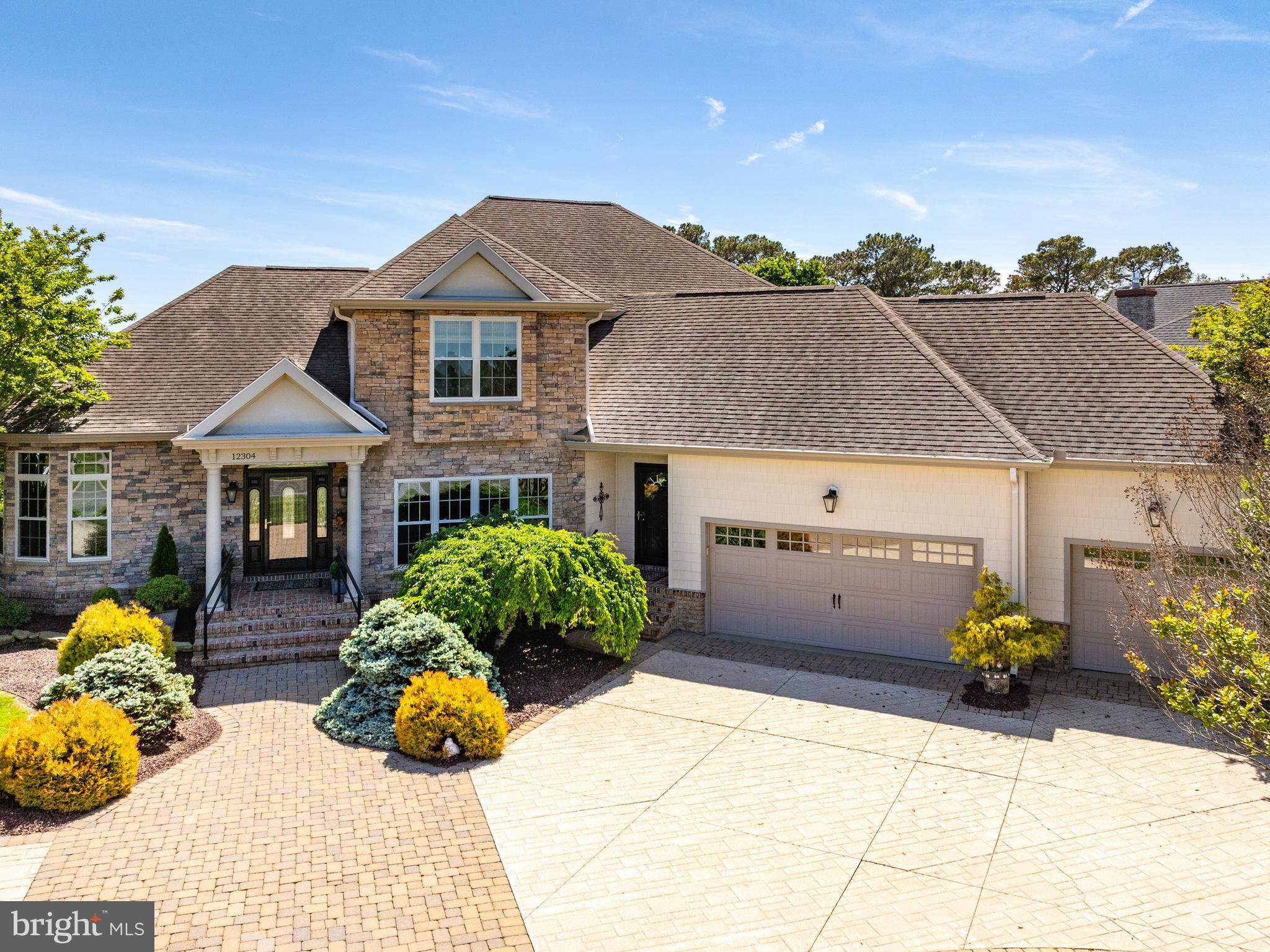 LIGHTHOUSE SOUND - Residential