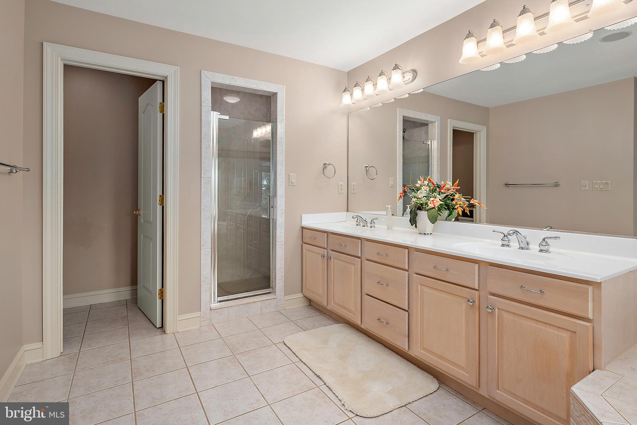 LIGHTHOUSE SOUND - Residential