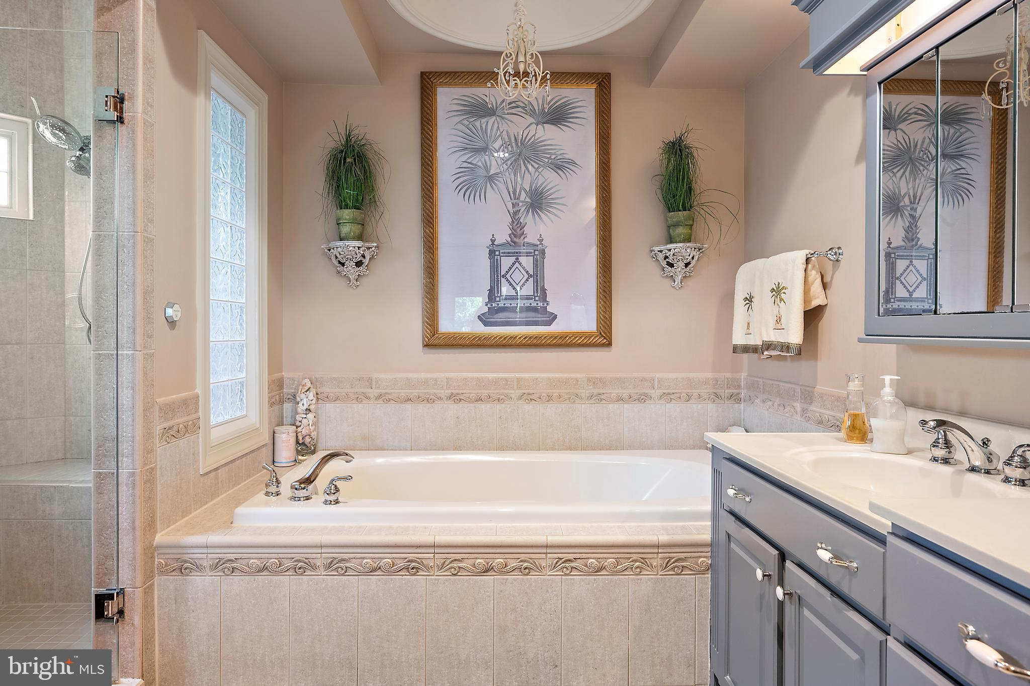 LIGHTHOUSE SOUND - Residential