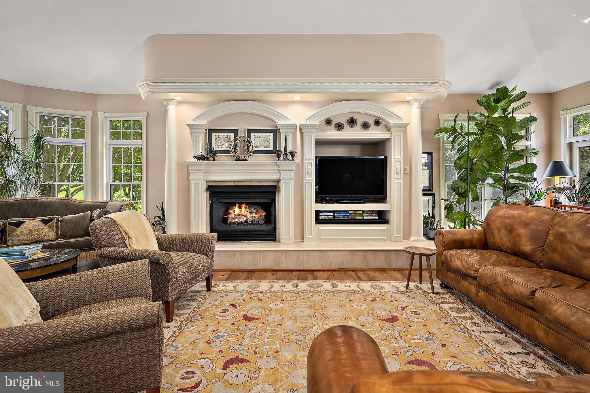 LIGHTHOUSE SOUND - Residential