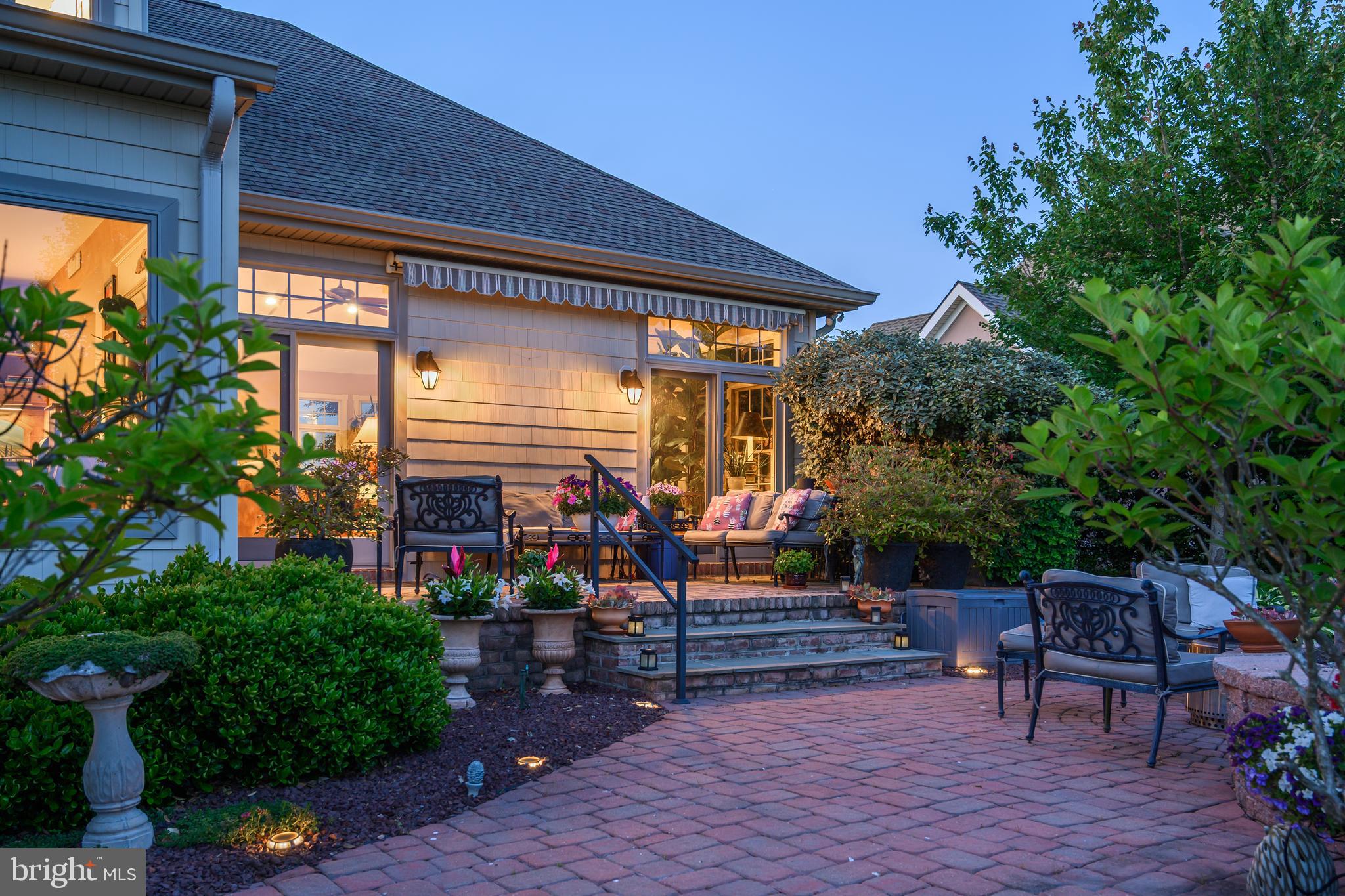 LIGHTHOUSE SOUND - Residential