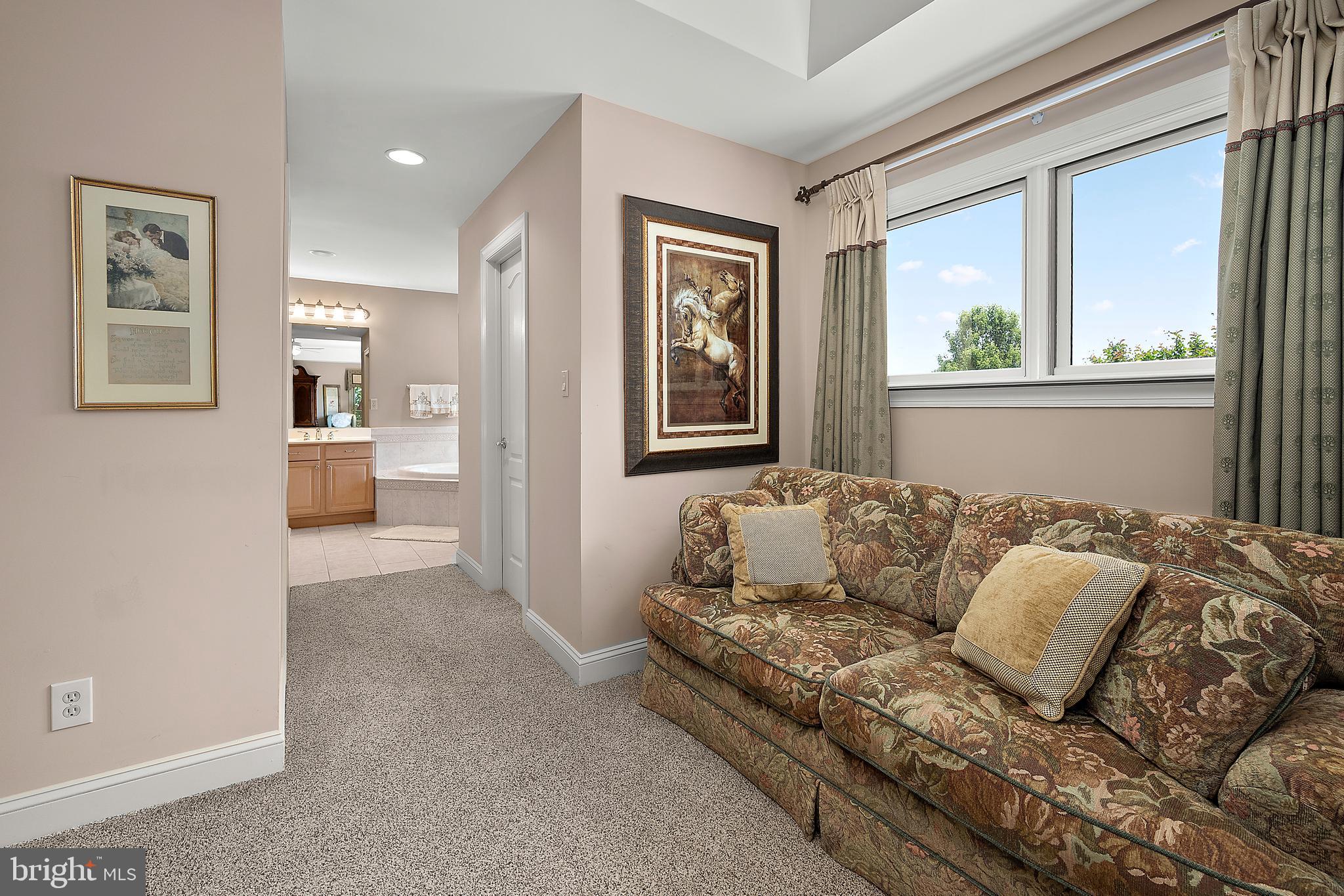 LIGHTHOUSE SOUND - Residential