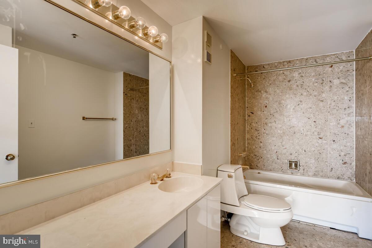 INNER HARBOR - Residential Lease