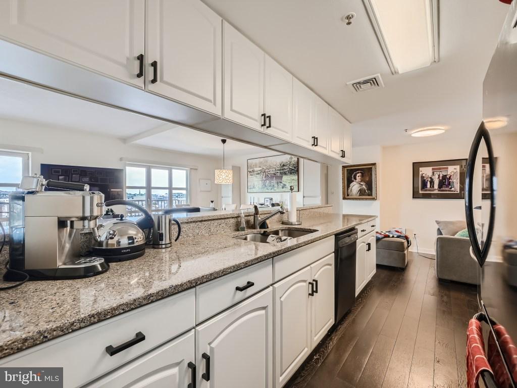 INNER HARBOR - Residential Lease