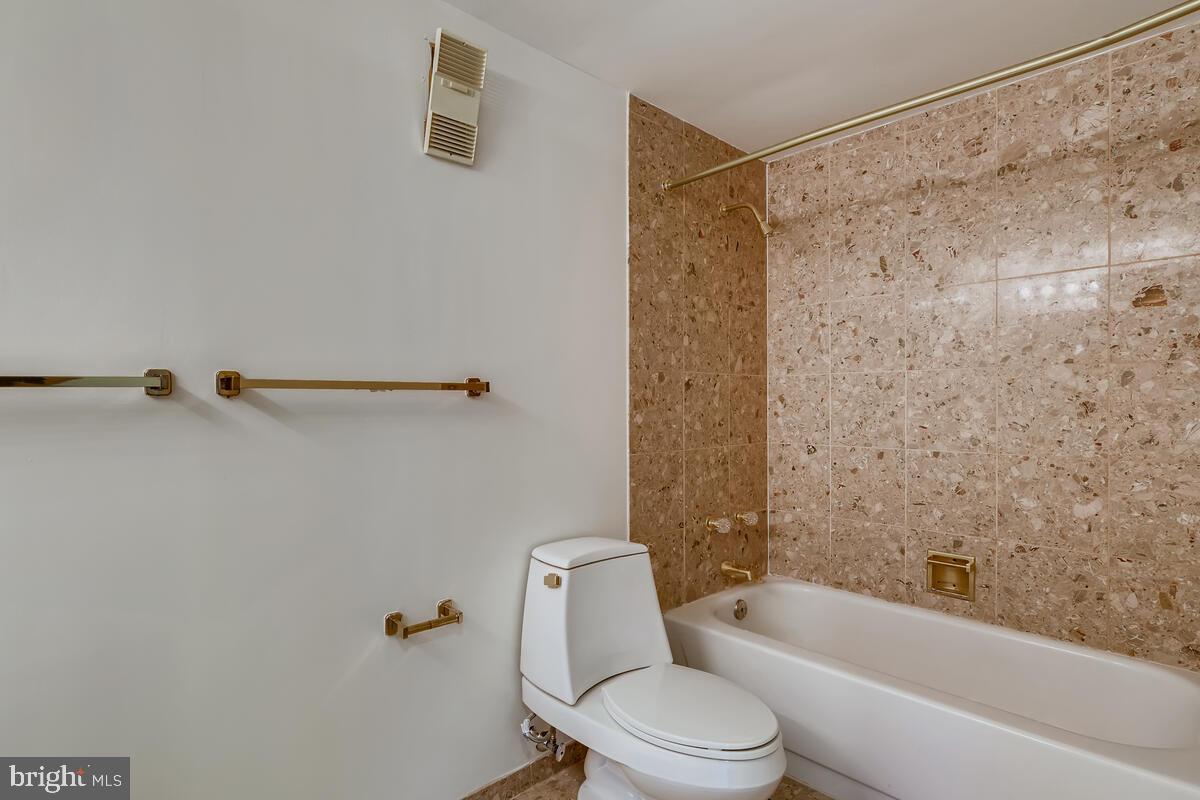 INNER HARBOR - Residential Lease