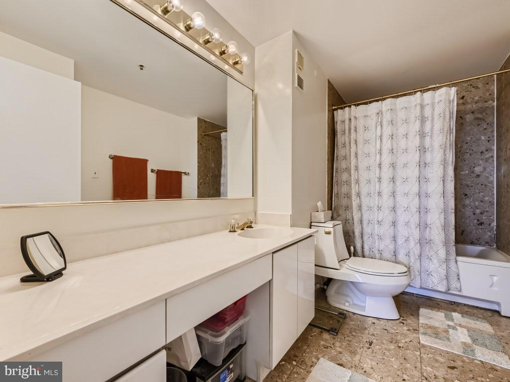 INNER HARBOR - Residential Lease