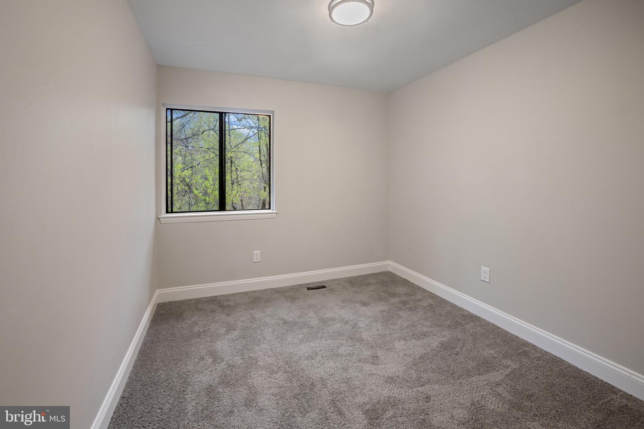 KIMBERLY WOODS VILLAGE - Residential