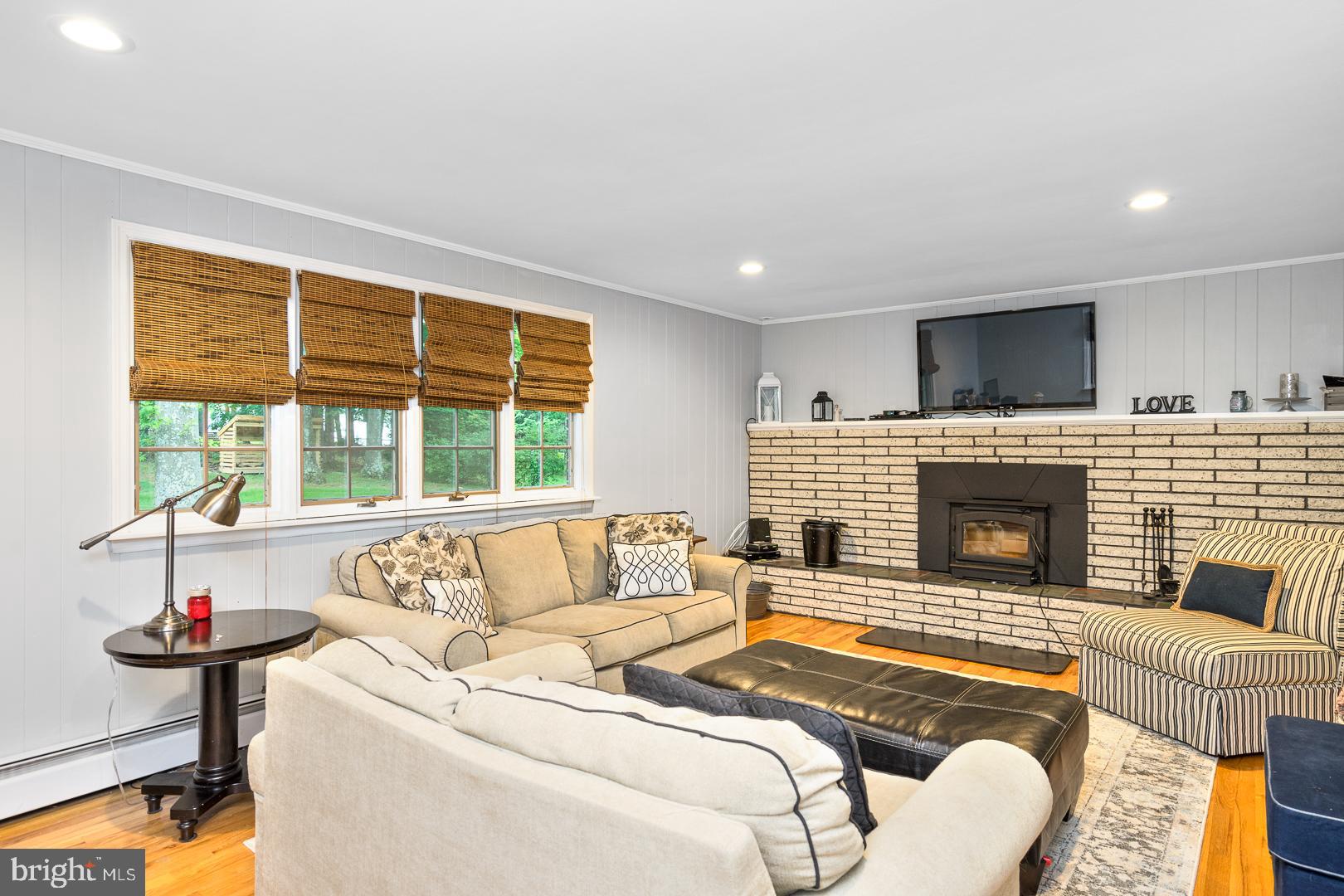 HILLSIDE TERRACE - Residential Lease