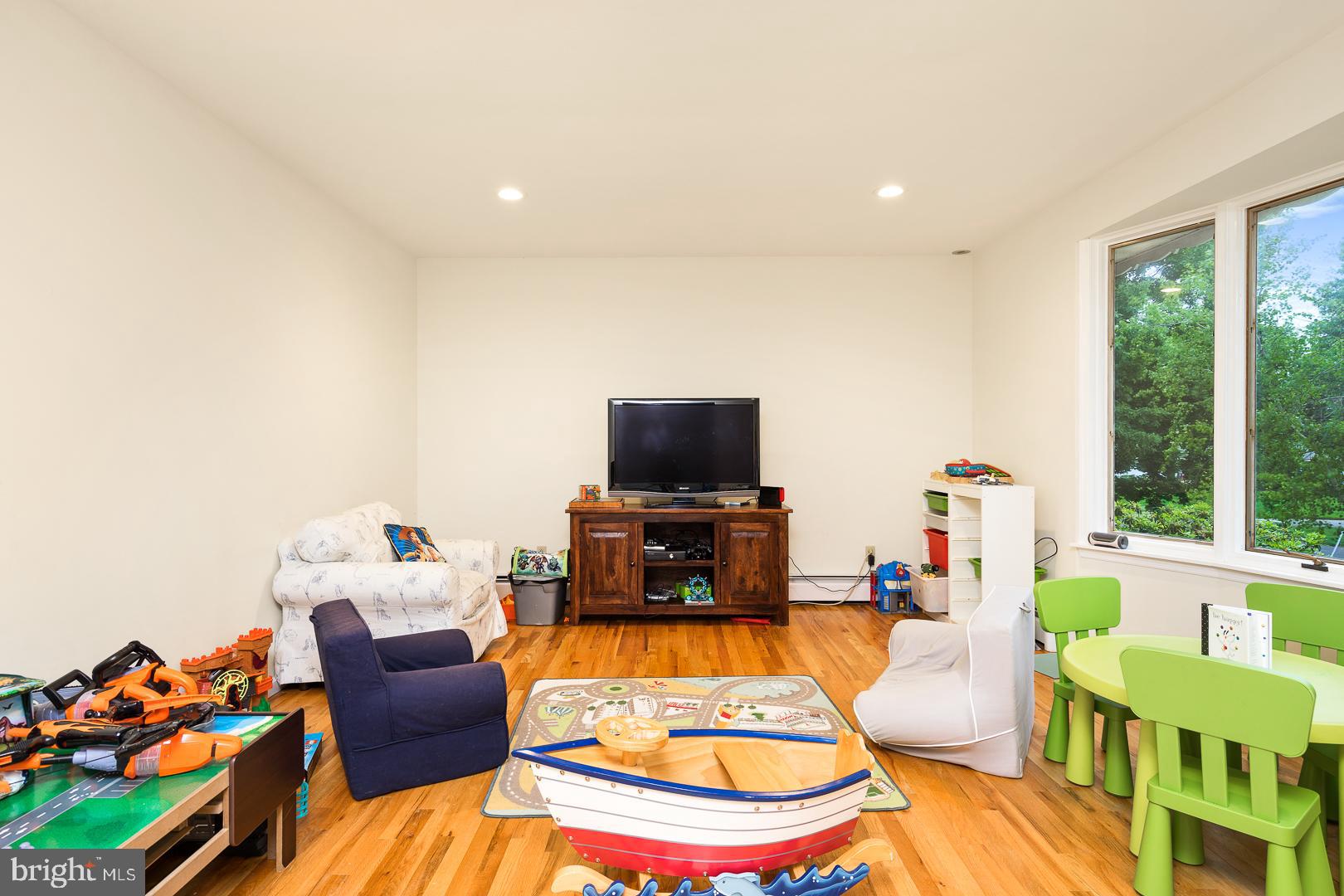 HILLSIDE TERRACE - Residential Lease