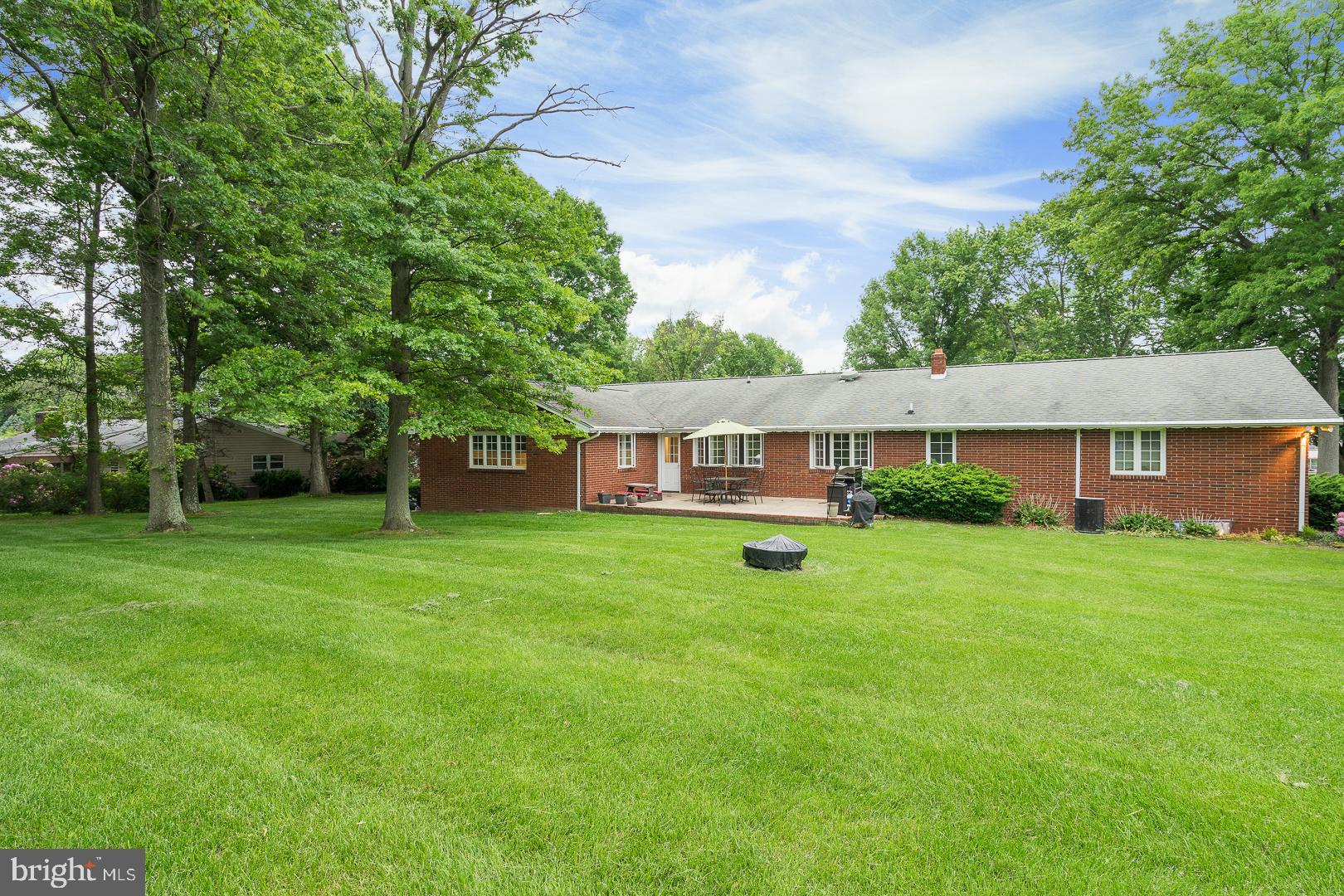 HILLSIDE TERRACE - Residential Lease