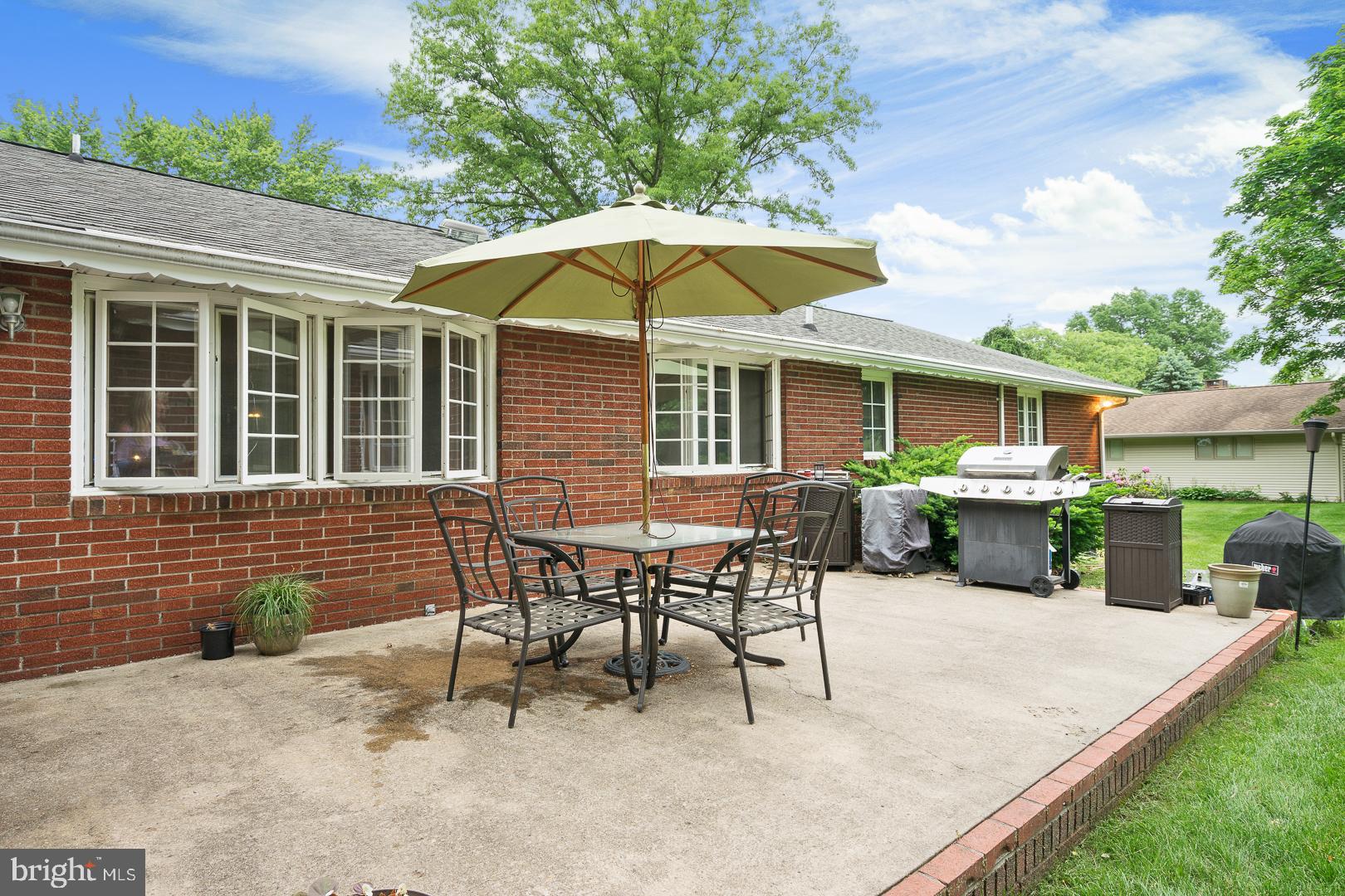 HILLSIDE TERRACE - Residential Lease