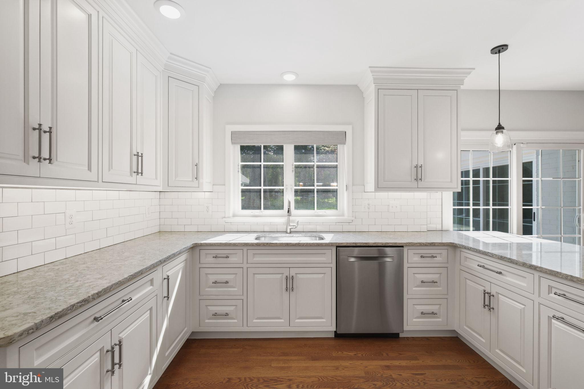 LUXMANOR - Residential