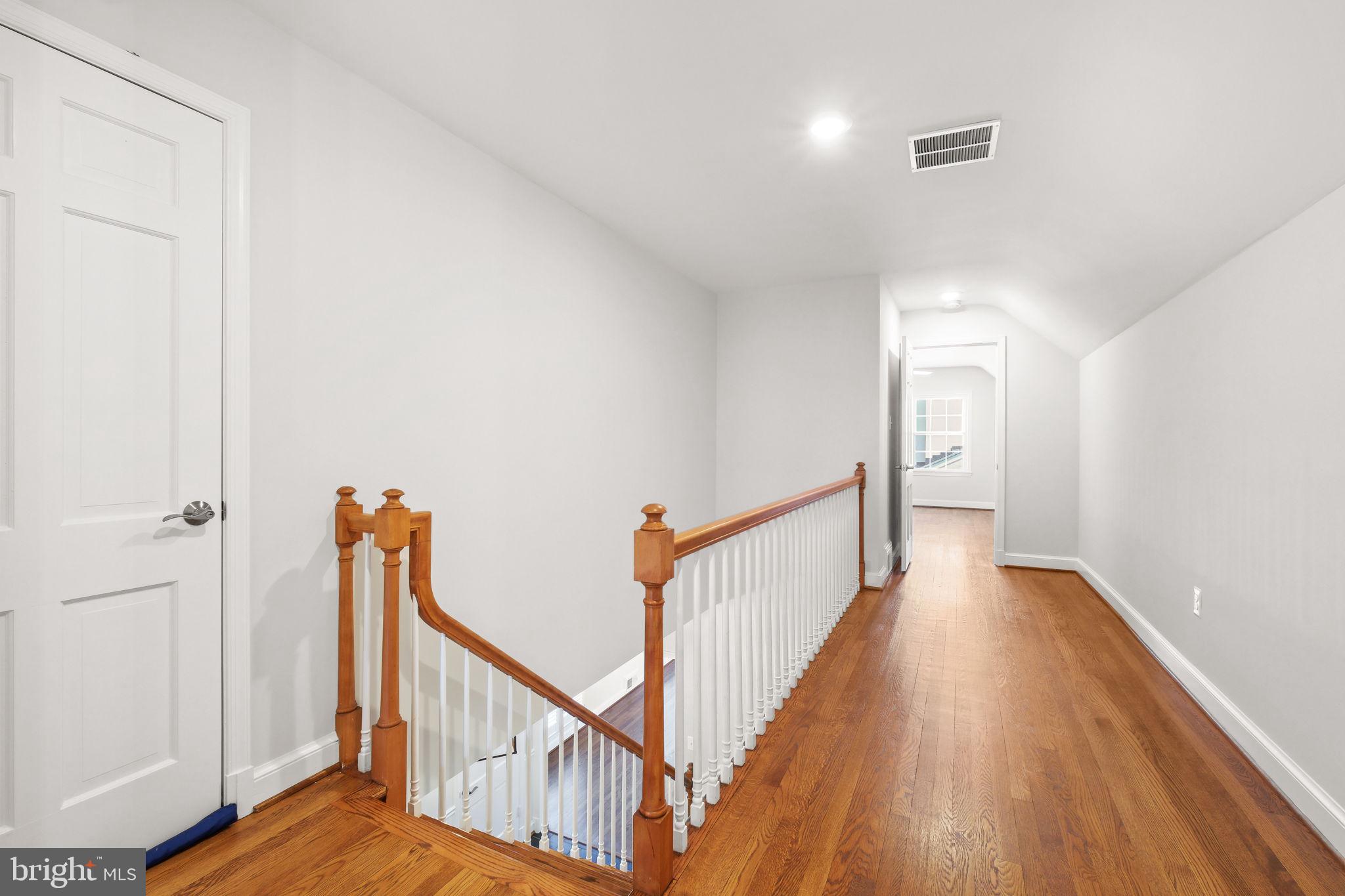 LUXMANOR - Residential