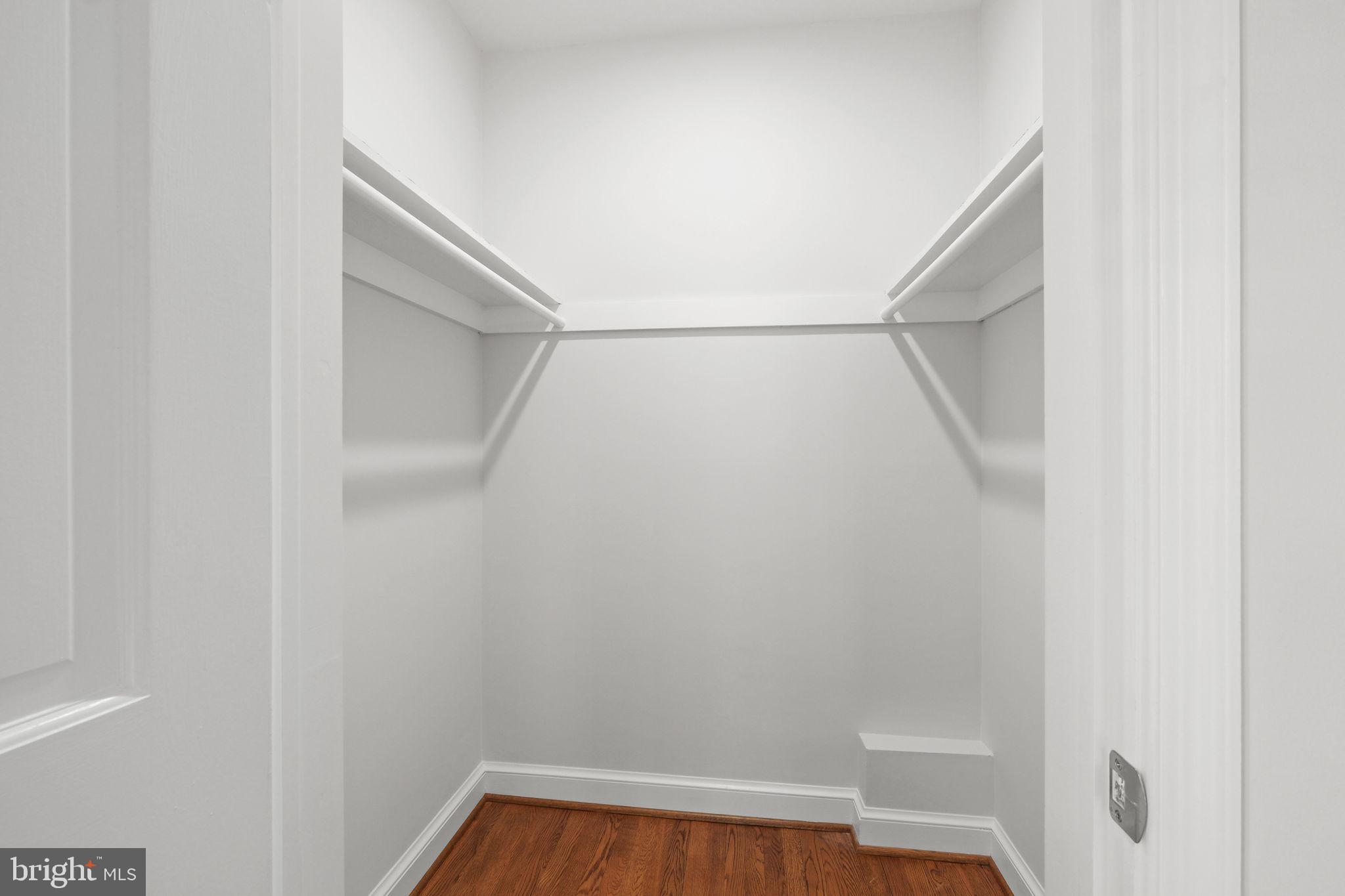 LUXMANOR - Residential