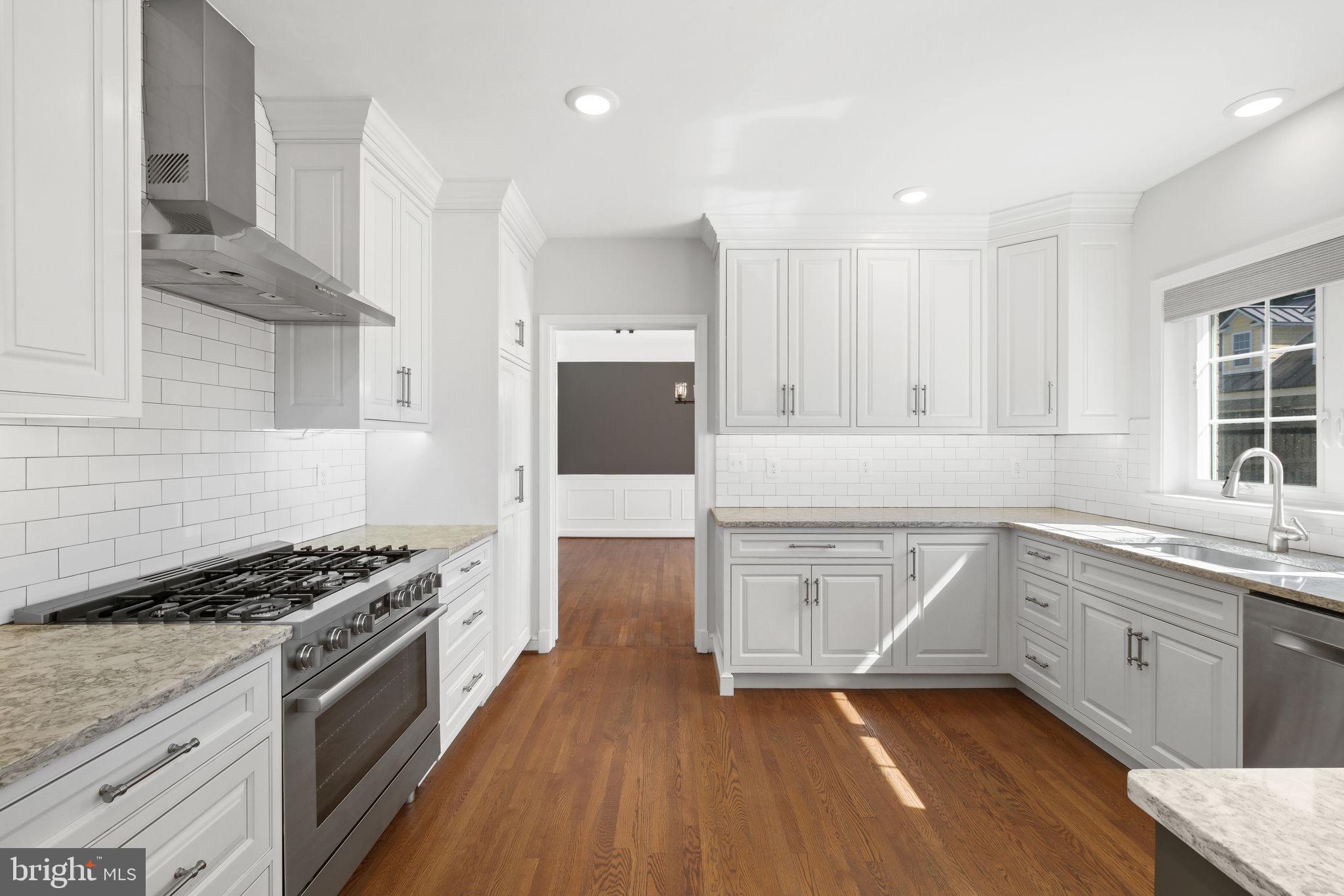 LUXMANOR - Residential